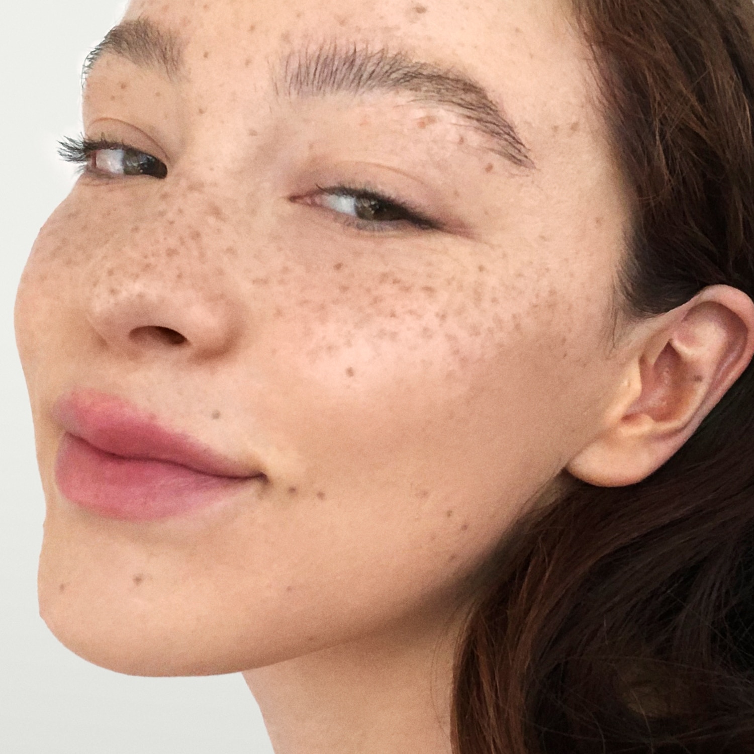 LIQUID TOUCH BRIGHTENING CONCEALER (CORRECTOR)